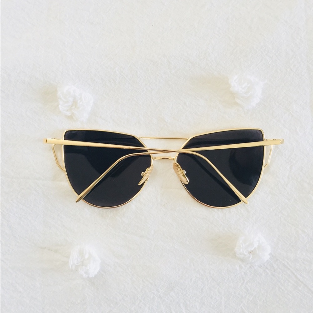 Modern Cat Eye Sunglasses - Picture 5 of 5